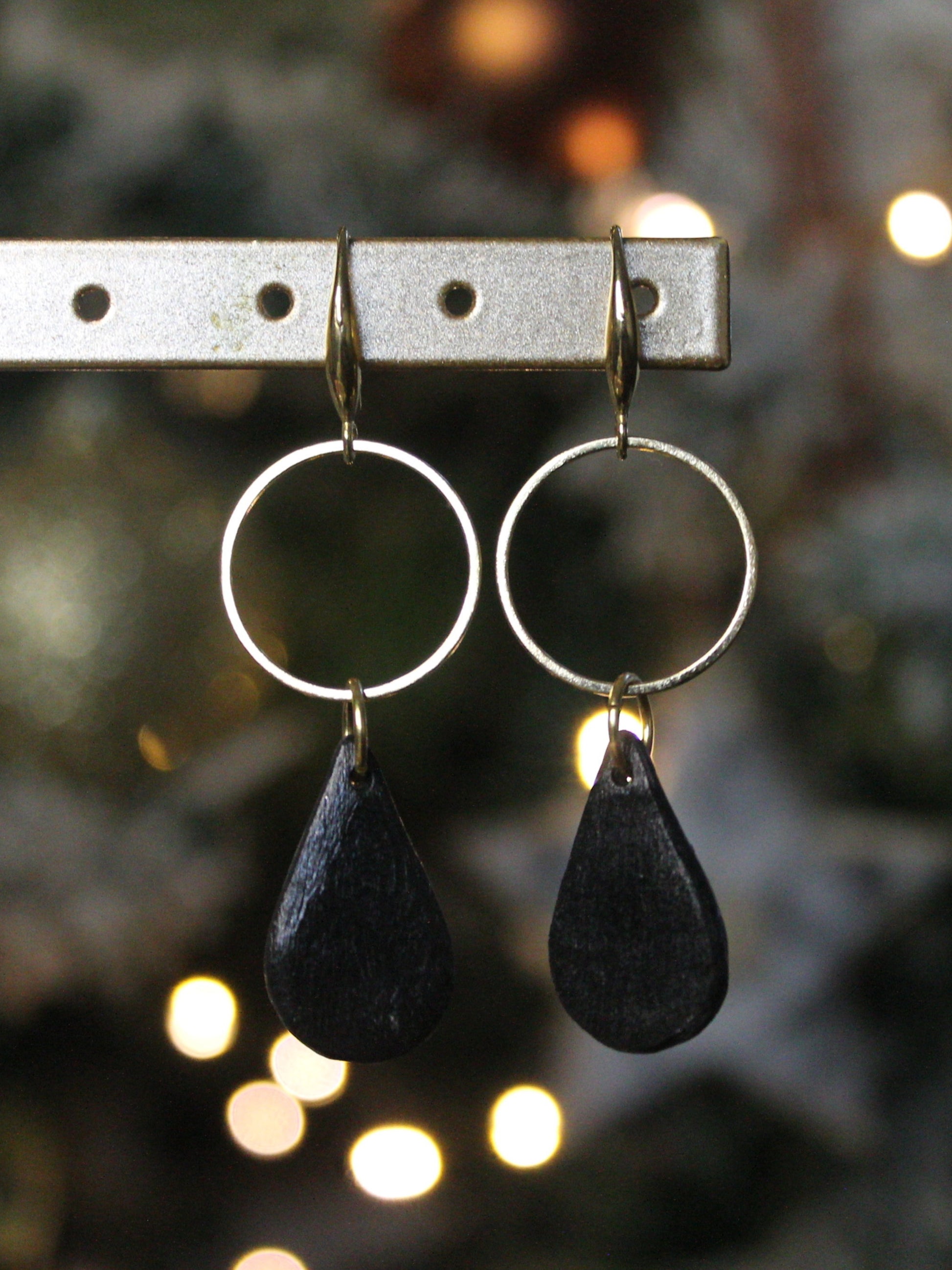 Boucles d'oreilles noires plusdelles