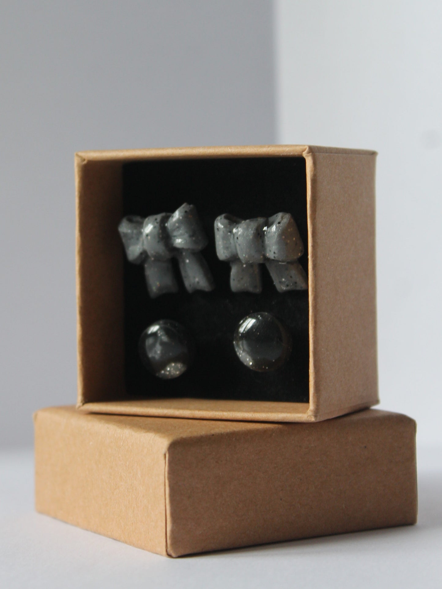 Lot de deux paires de puces d'oreilles