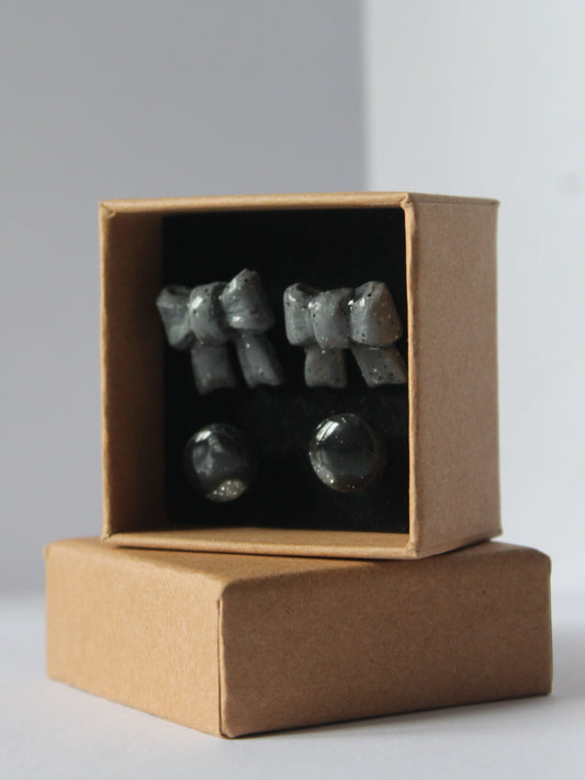 Lot de deux paires de puces d'oreilles