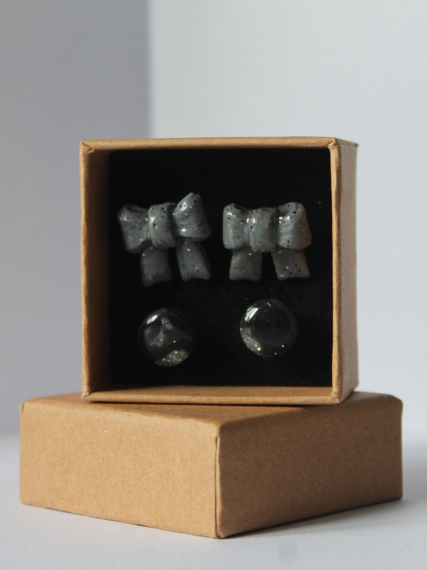 Lot de deux paires de puces d'oreilles